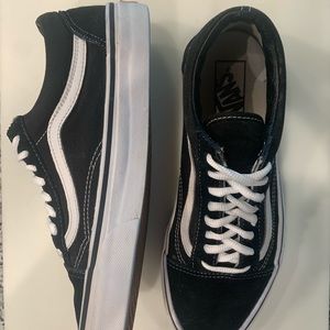 Van’s Old Skool   (free shipping)